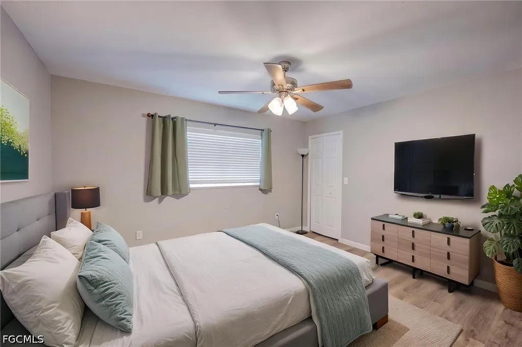 1722 SE 2nd Street Cape Coral FL 33990