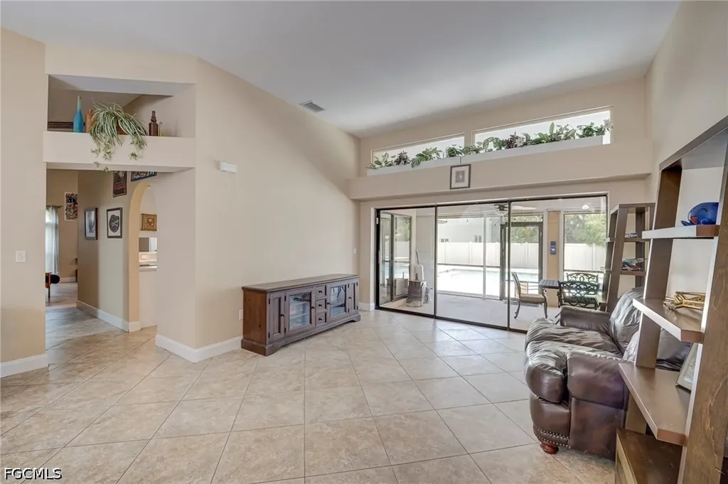 1722 SE 2nd Street Cape Coral FL 33990