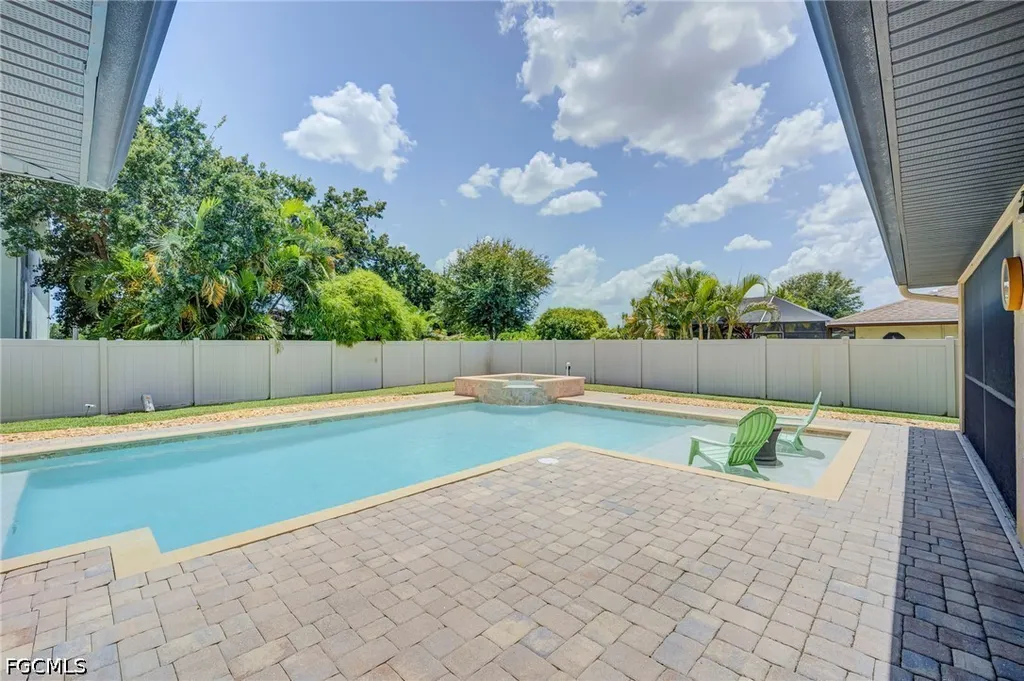 1722 SE 2nd Street Cape Coral FL 33990