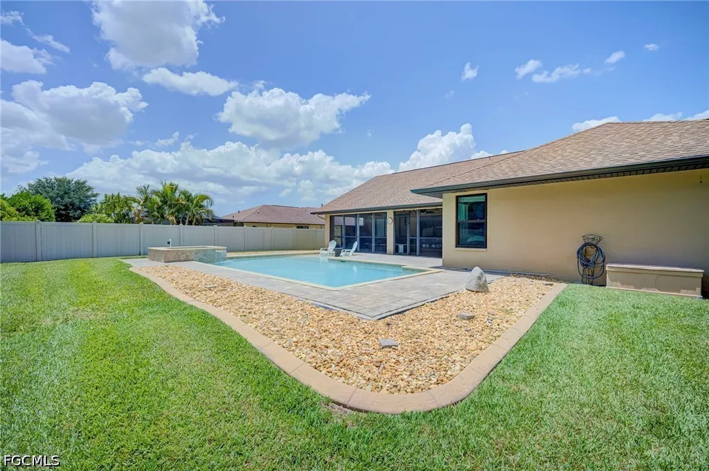 1722 SE 2nd Street Cape Coral FL 33990