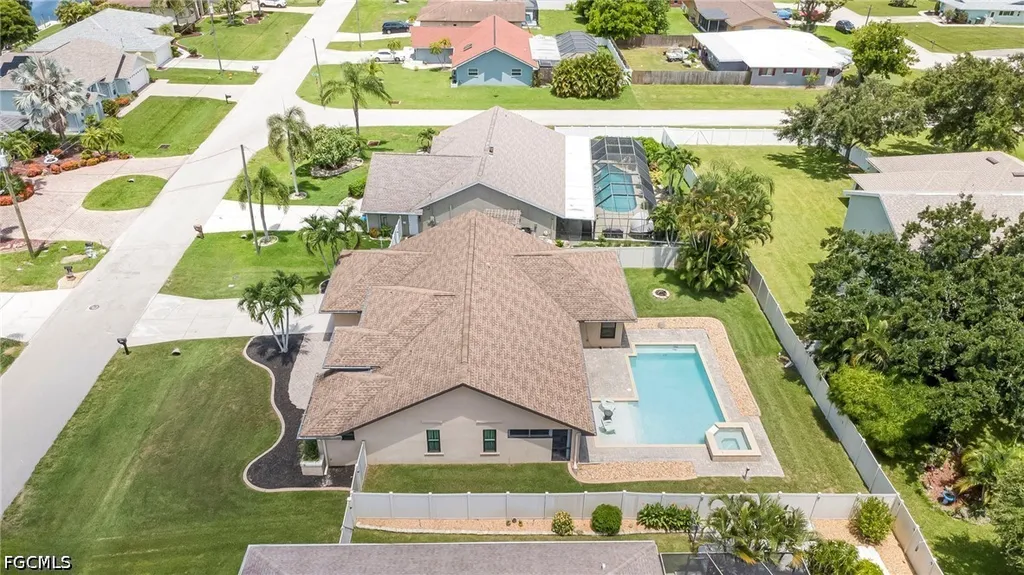 1722 SE 2nd Street Cape Coral FL 33990