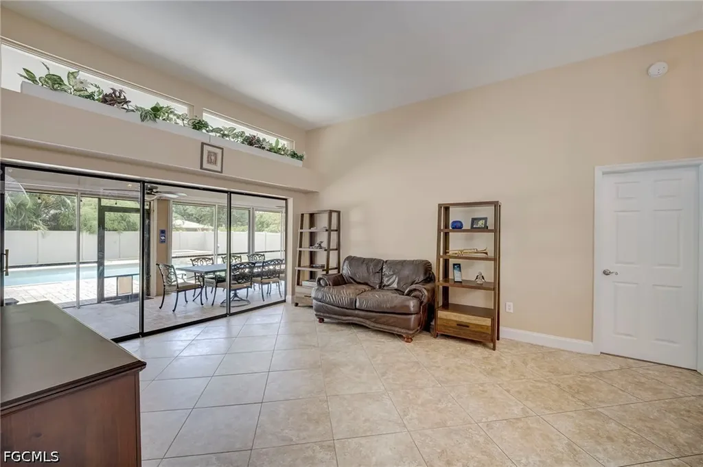 1722 SE 2nd Street Cape Coral FL 33990