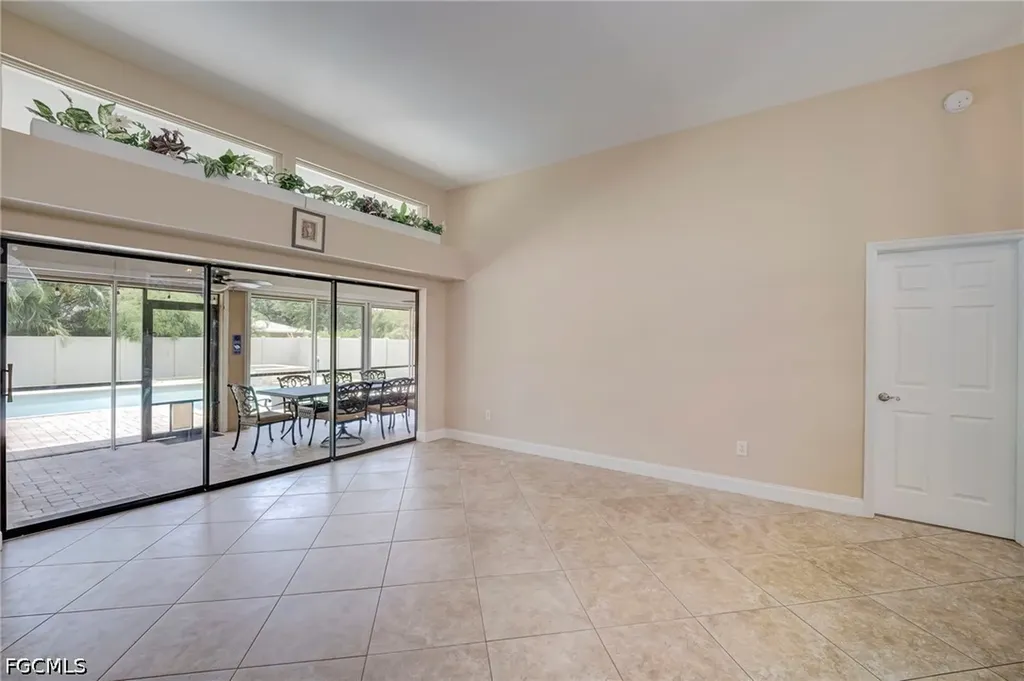 1722 SE 2nd Street Cape Coral FL 33990