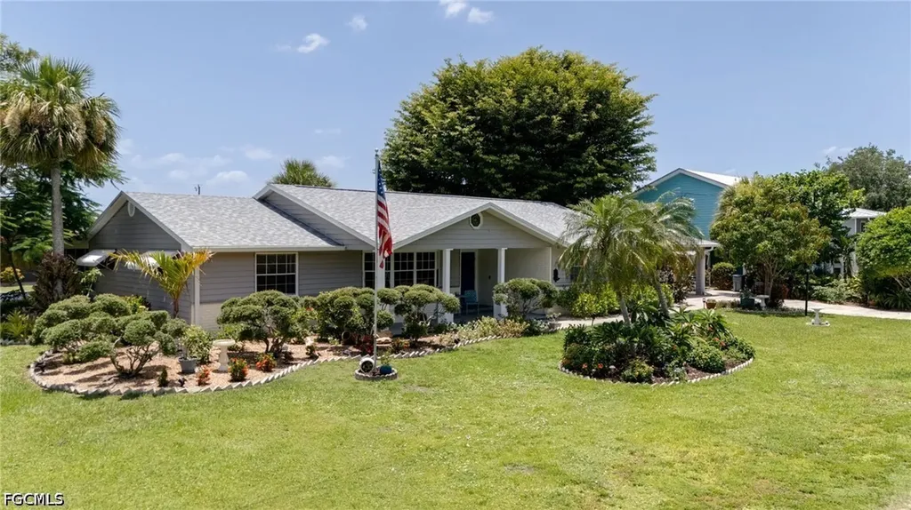 94 Gold Key Court North Fort Myers FL 33917
