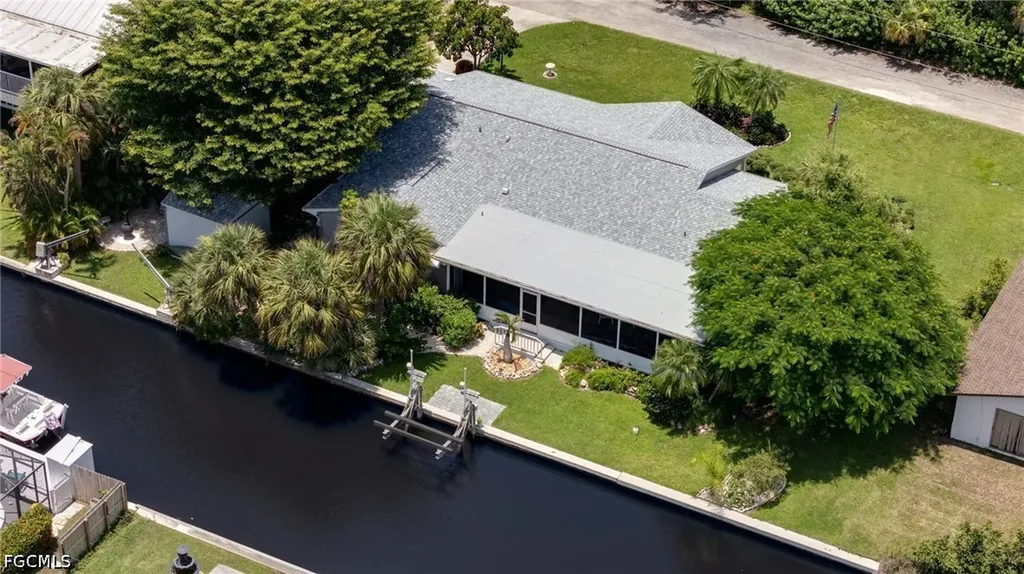 94 Gold Key Court North Fort Myers FL 33917