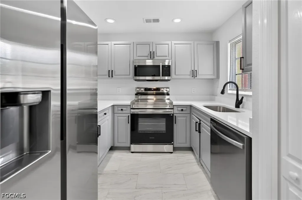 9470 Ivy Brook Run Fort Myers FL 33913