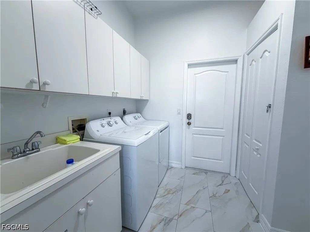 2549 SW 38th Street Cape Coral FL 33914