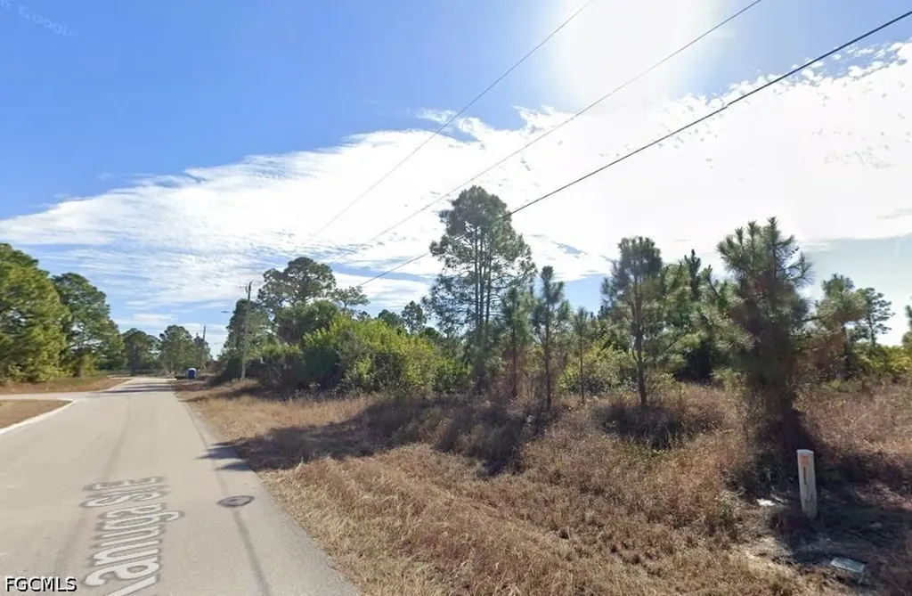 1048 Kanuga Street E Lehigh Acres FL 33974