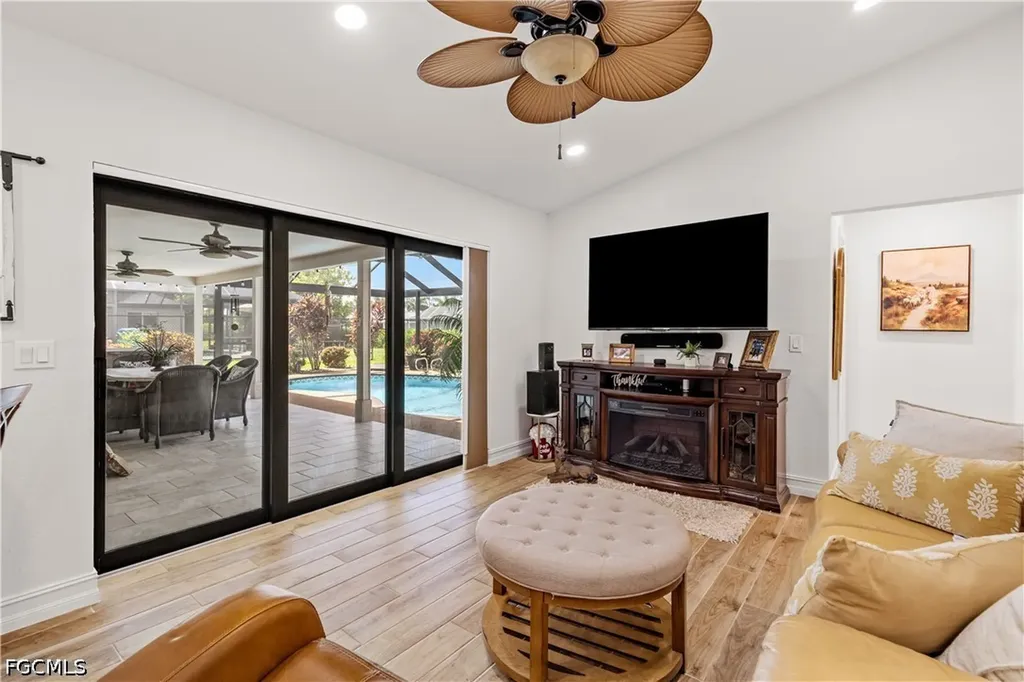 818 El Dorado Parkway W Cape Coral FL 33914