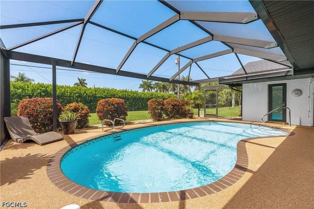 818 El Dorado Parkway W Cape Coral FL 33914