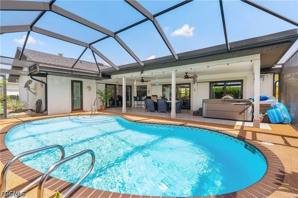 818 El Dorado Parkway W Cape Coral FL 33914