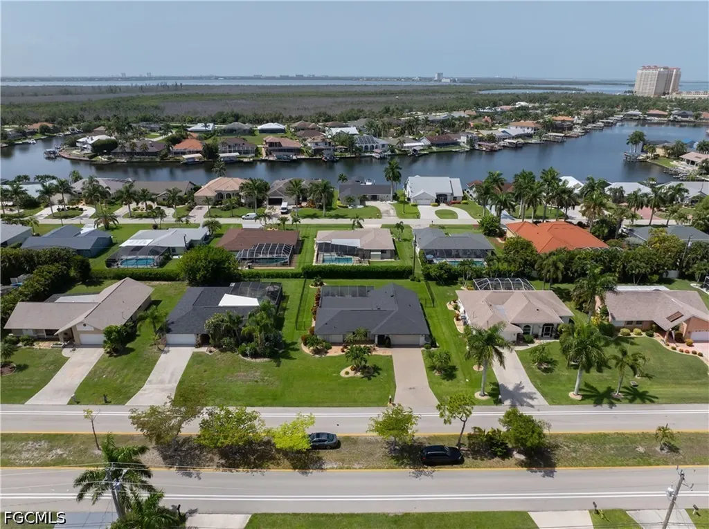 818 El Dorado Parkway W Cape Coral FL 33914