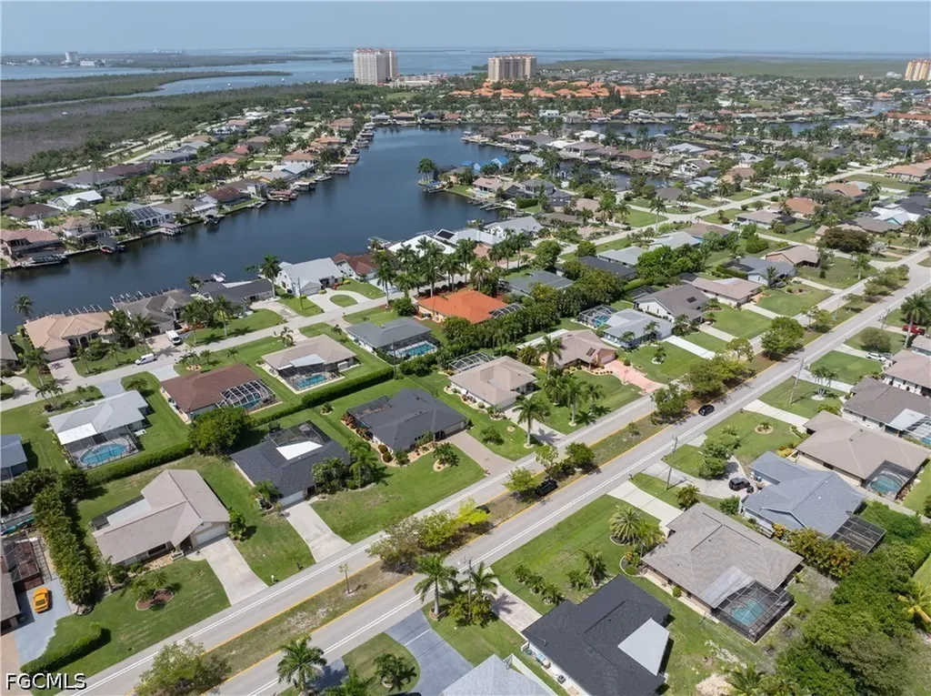 818 El Dorado Parkway W Cape Coral FL 33914