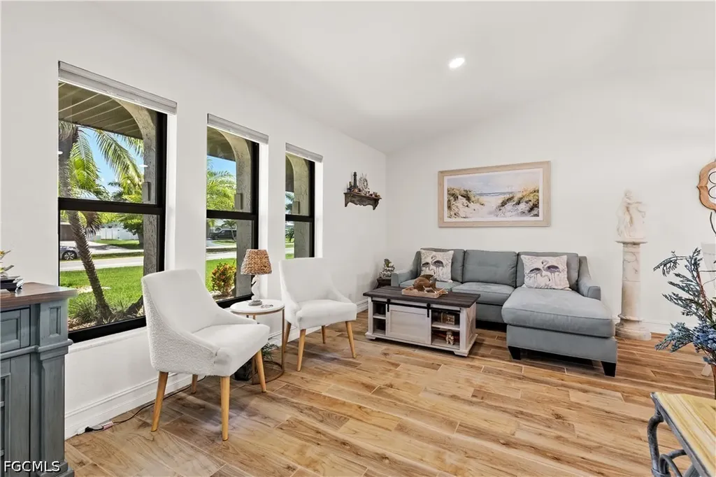 818 El Dorado Parkway W Cape Coral FL 33914