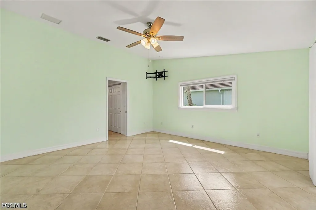 12001 SW Kingsway Circle Lake Suzy FL 34269