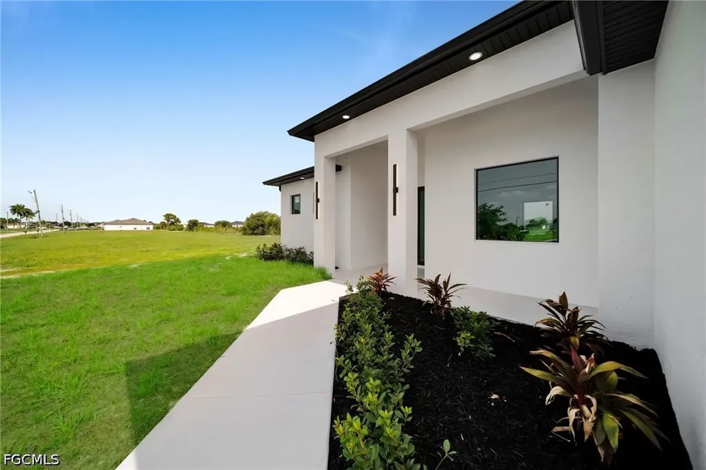 216 NE 25th Terrace Cape Coral FL 33909