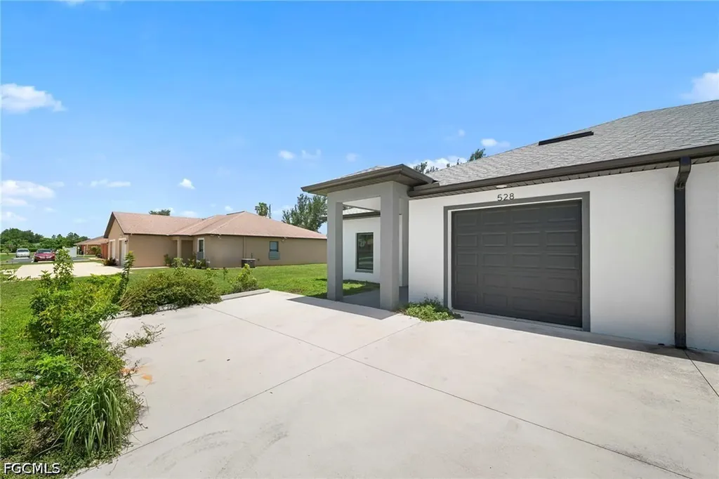 528 SE 6th Street Cape Coral FL 33990