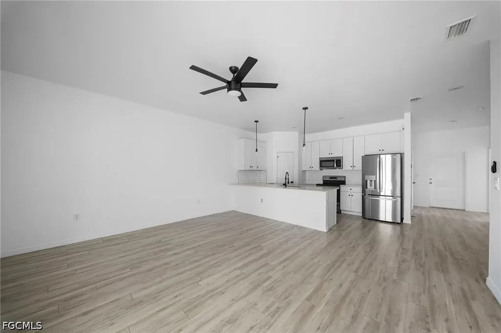 528 SE 6th Street Cape Coral FL 33990