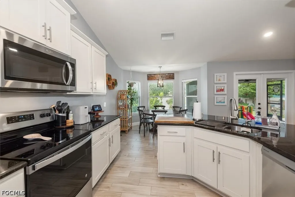 4008 NE 22nd Place Cape Coral FL 33909