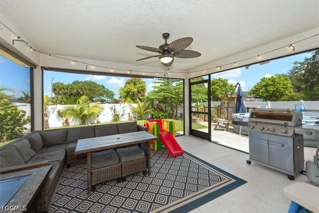 4008 NE 22nd Place Cape Coral FL 33909
