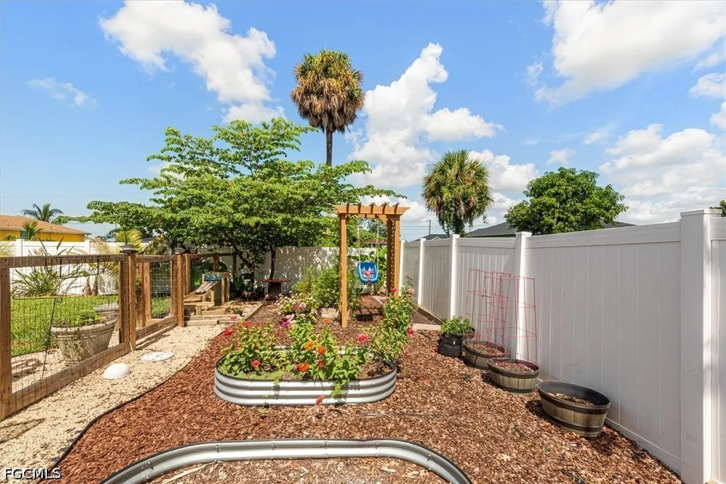 4008 NE 22nd Place Cape Coral FL 33909