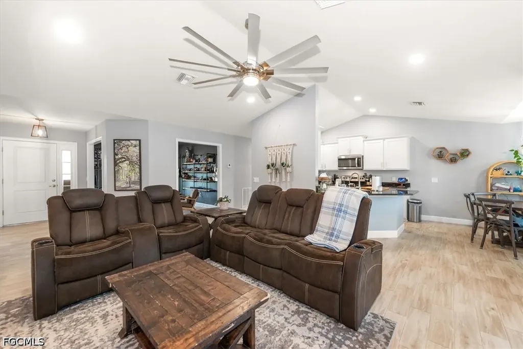 4008 NE 22nd Place Cape Coral FL 33909