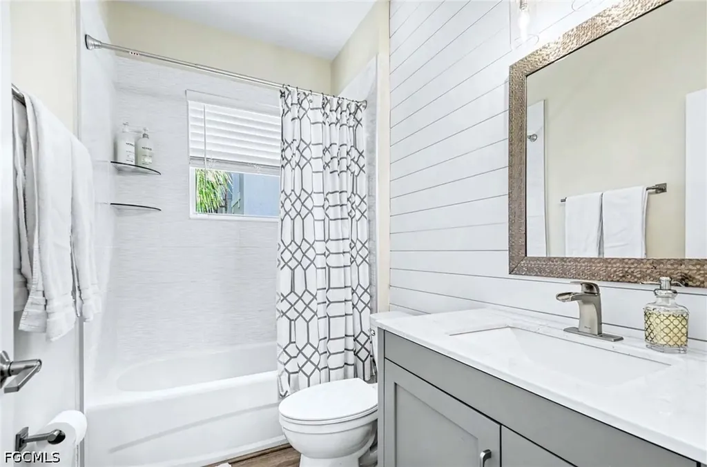 8324 Laurel Lakes Boulevard Naples FL 34119