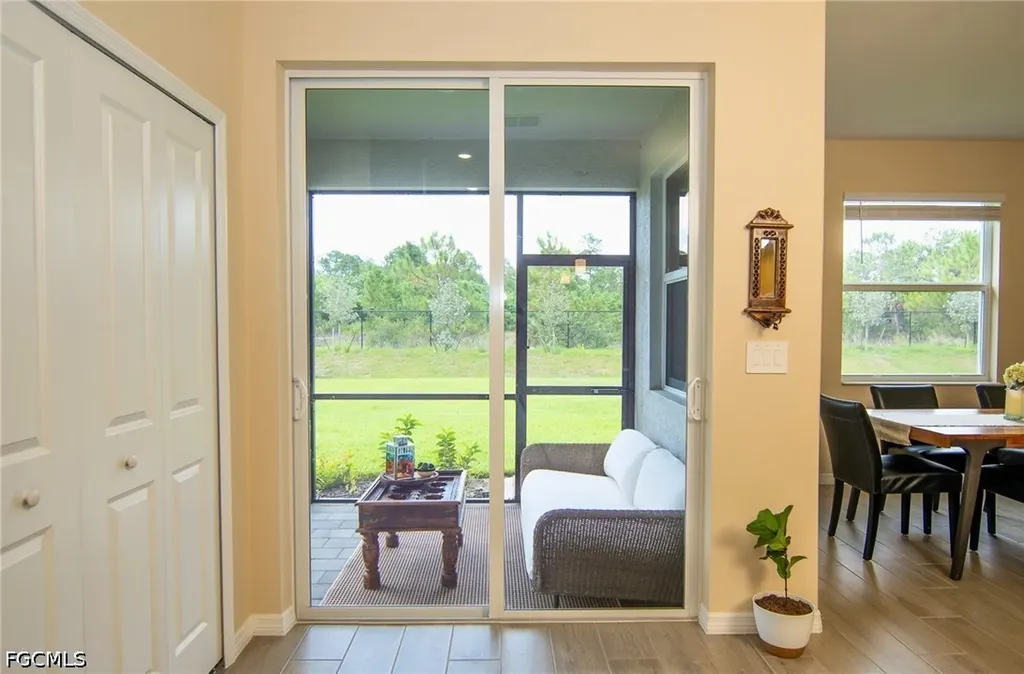 2433 Avocado Lane Naples FL 34120