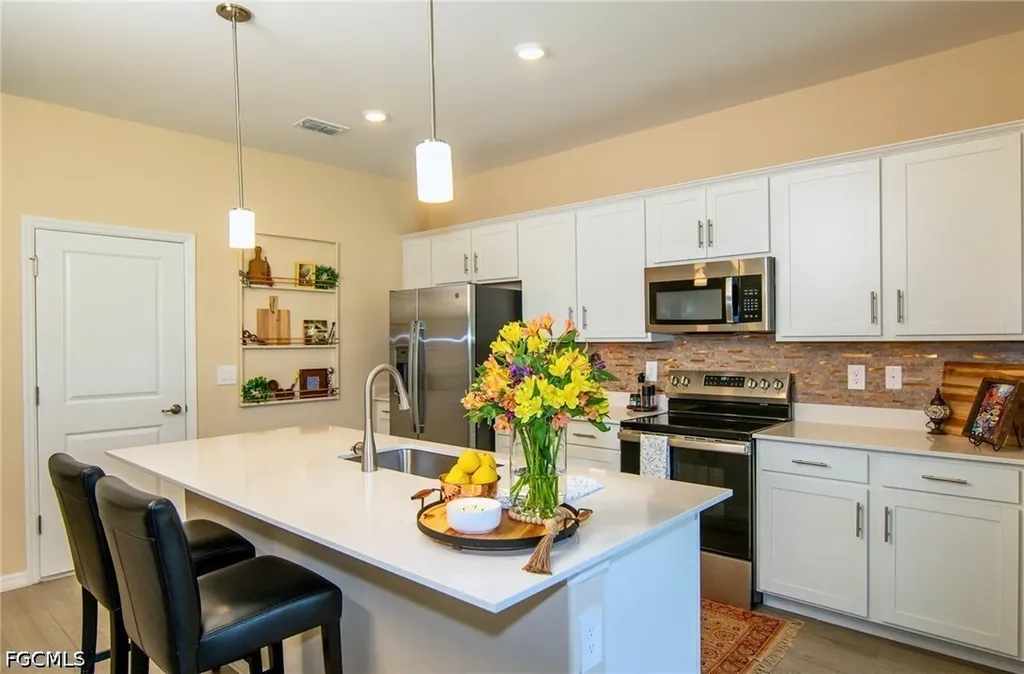2433 Avocado Lane Naples FL 34120