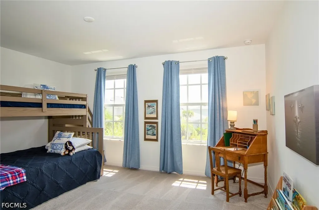 2433 Avocado Lane Naples FL 34120