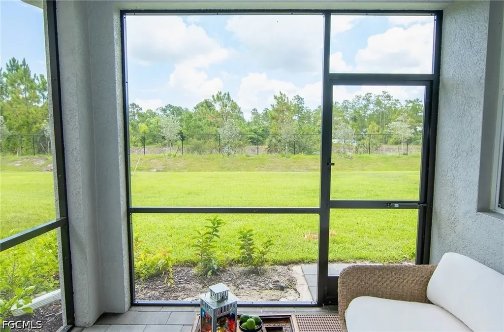 2433 Avocado Lane Naples FL 34120