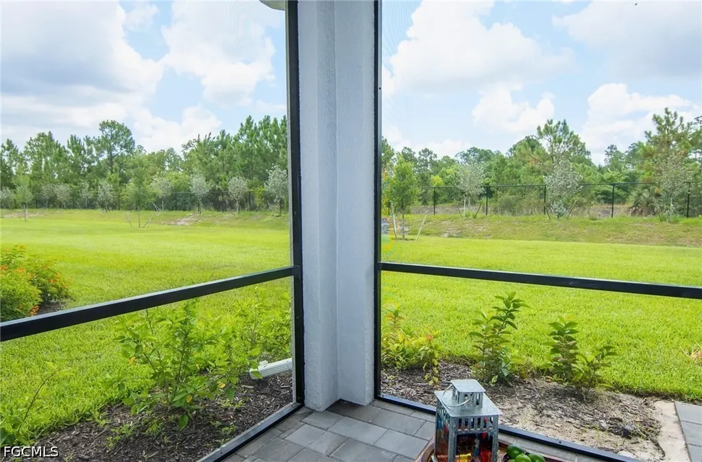2433 Avocado Lane Naples FL 34120