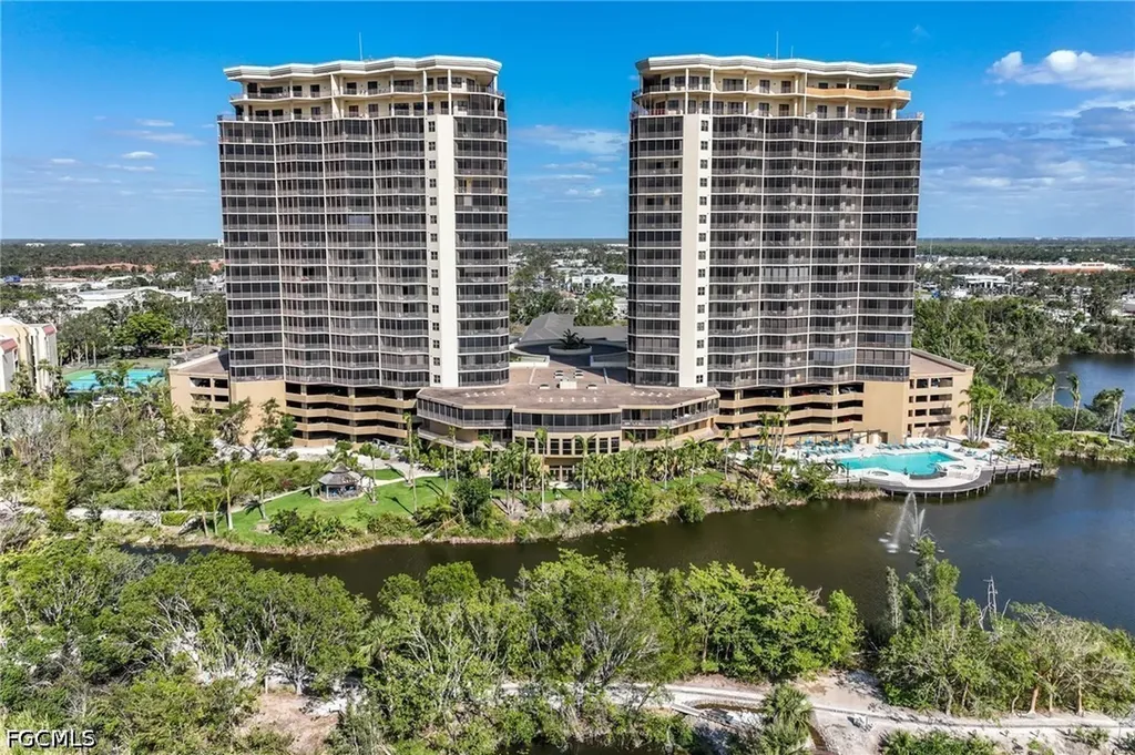 Fort Myers FL, 14300 Riva Del Lago Drive, Unit 2001
