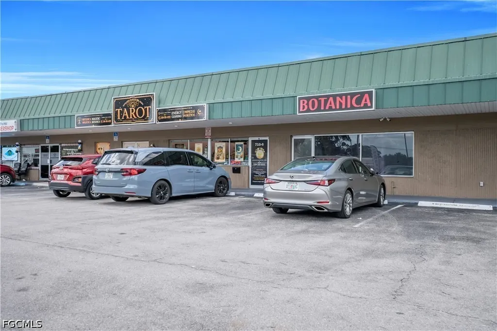 710 Pondella Road North Fort Myers FL 33903