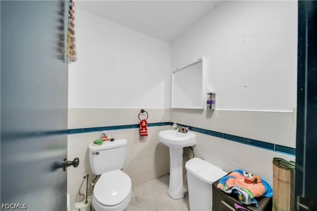 710 Pondella Road North Fort Myers FL 33903