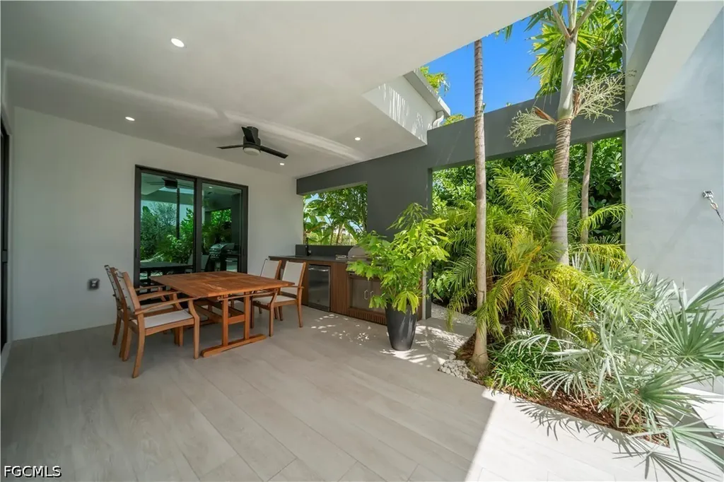 3801 SW 17th Place Cape Coral FL 33914