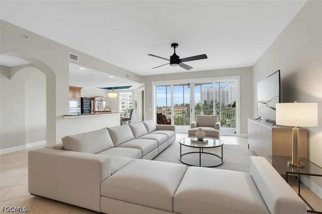 6081 Silver King Boulevard Cape Coral FL 33914