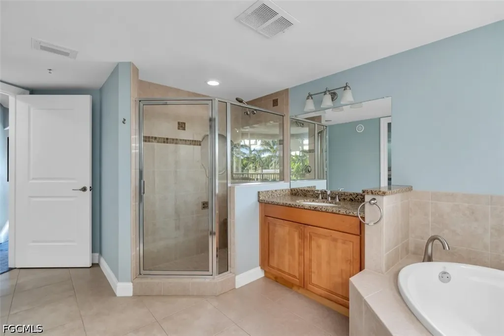 6081 Silver King Boulevard Cape Coral FL 33914