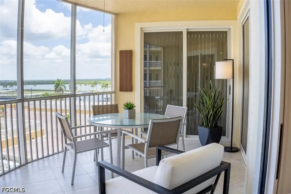6081 Silver King Boulevard Cape Coral FL 33914