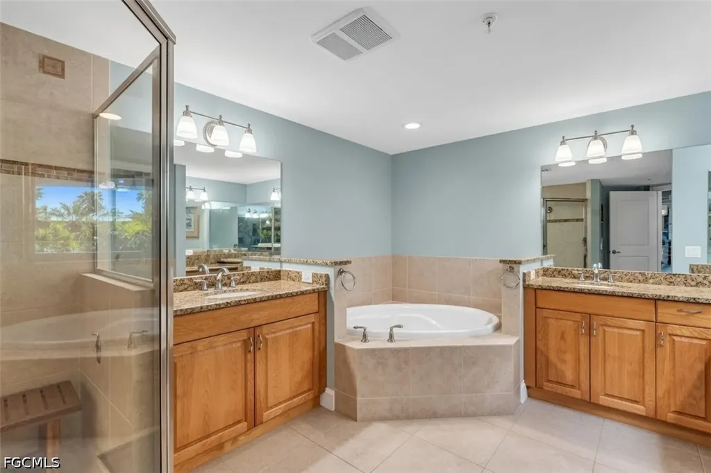 6081 Silver King Boulevard Cape Coral FL 33914