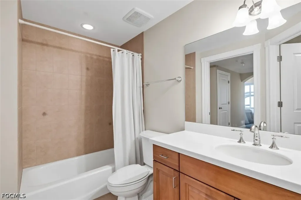 6081 Silver King Boulevard Cape Coral FL 33914