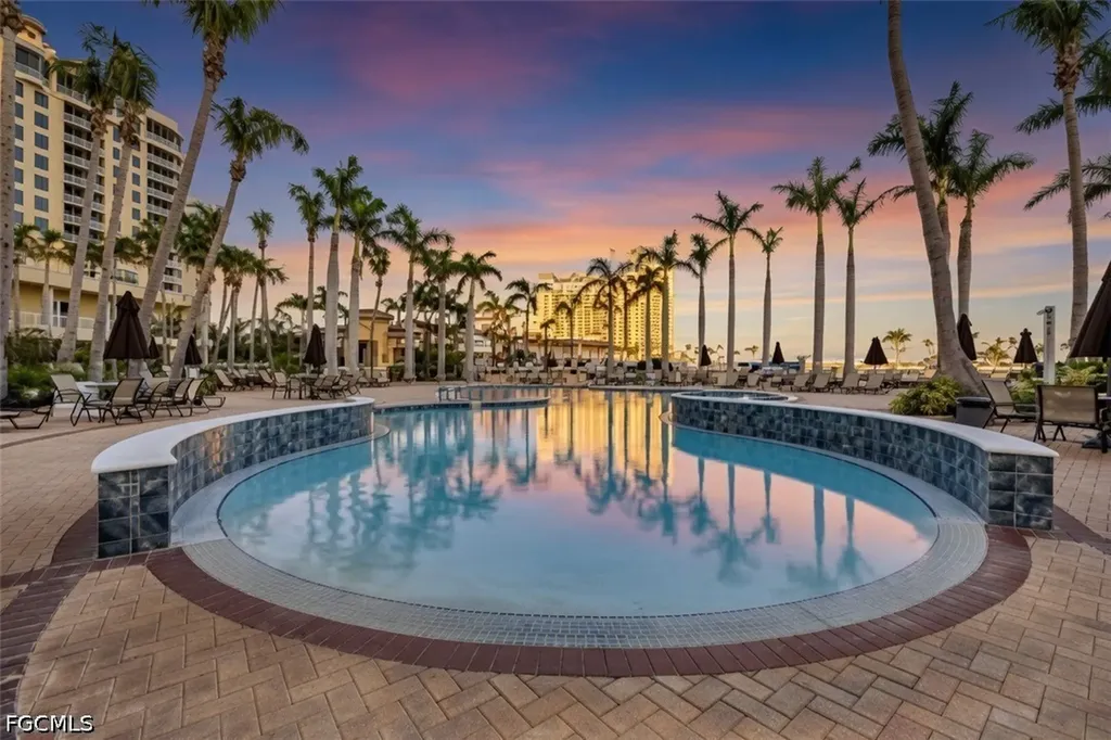 6081 Silver King Boulevard Cape Coral FL 33914