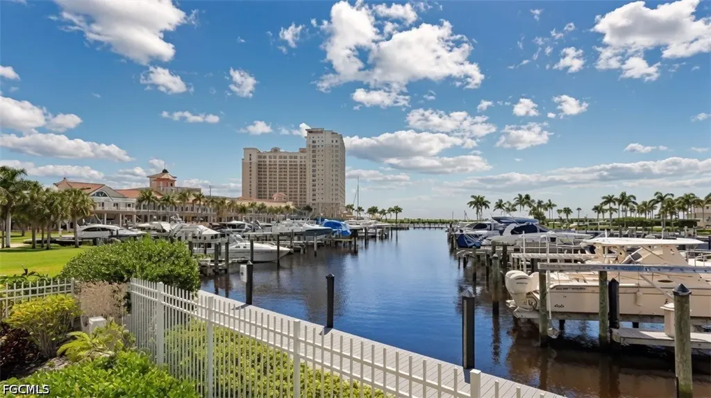 6081 Silver King Boulevard Cape Coral FL 33914