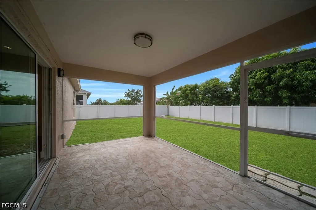 2007 NW 21st Street Cape Coral FL 33993