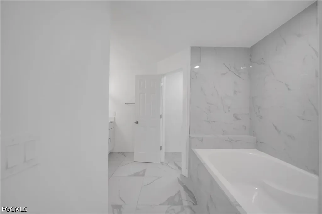 2007 NW 21st Street Cape Coral FL 33993