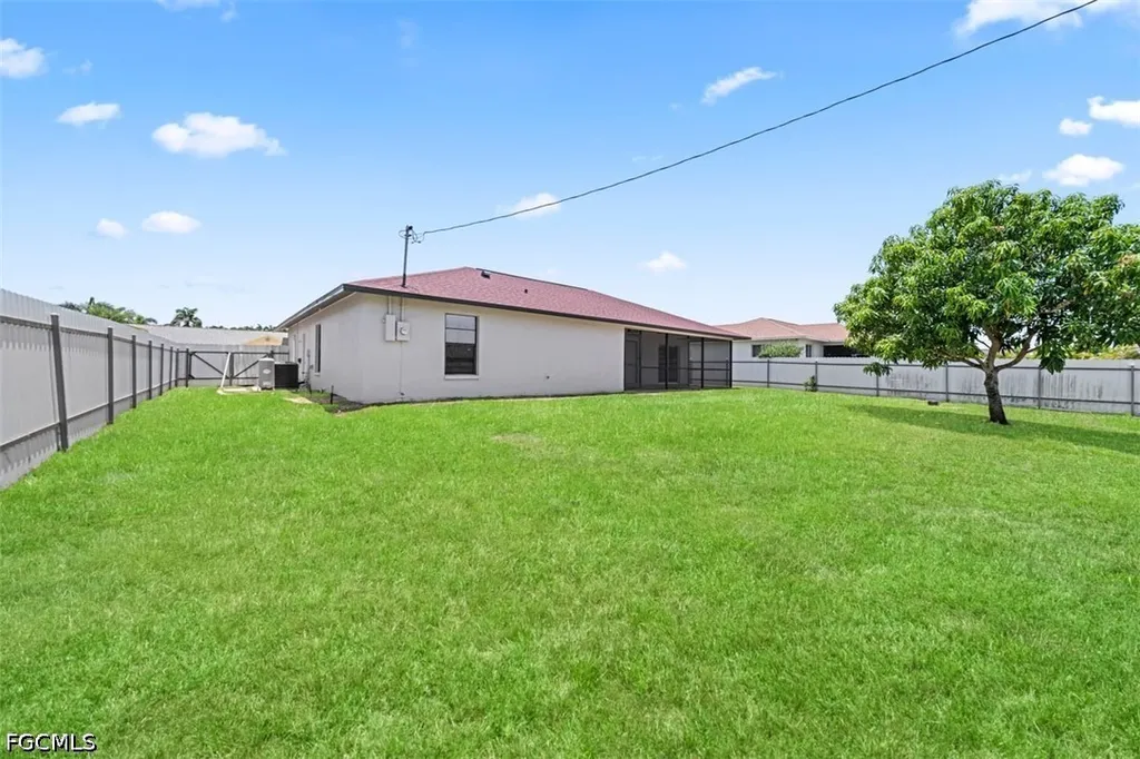 2214 SW 13th Avenue Cape Coral FL 33991
