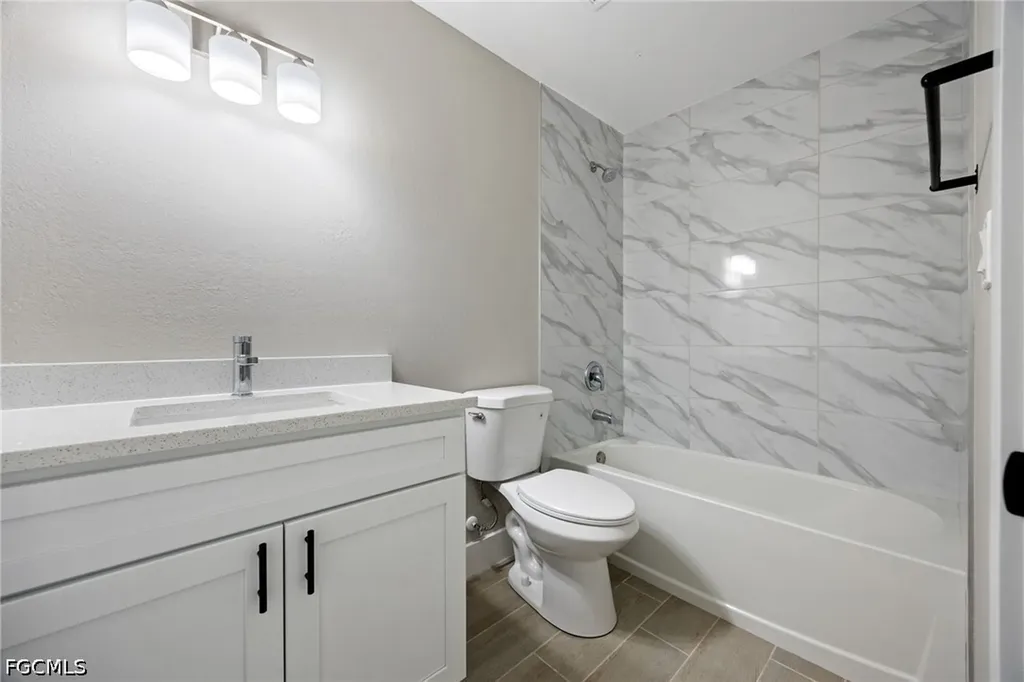 2802 NW 3rd Place Cape Coral FL 33993
