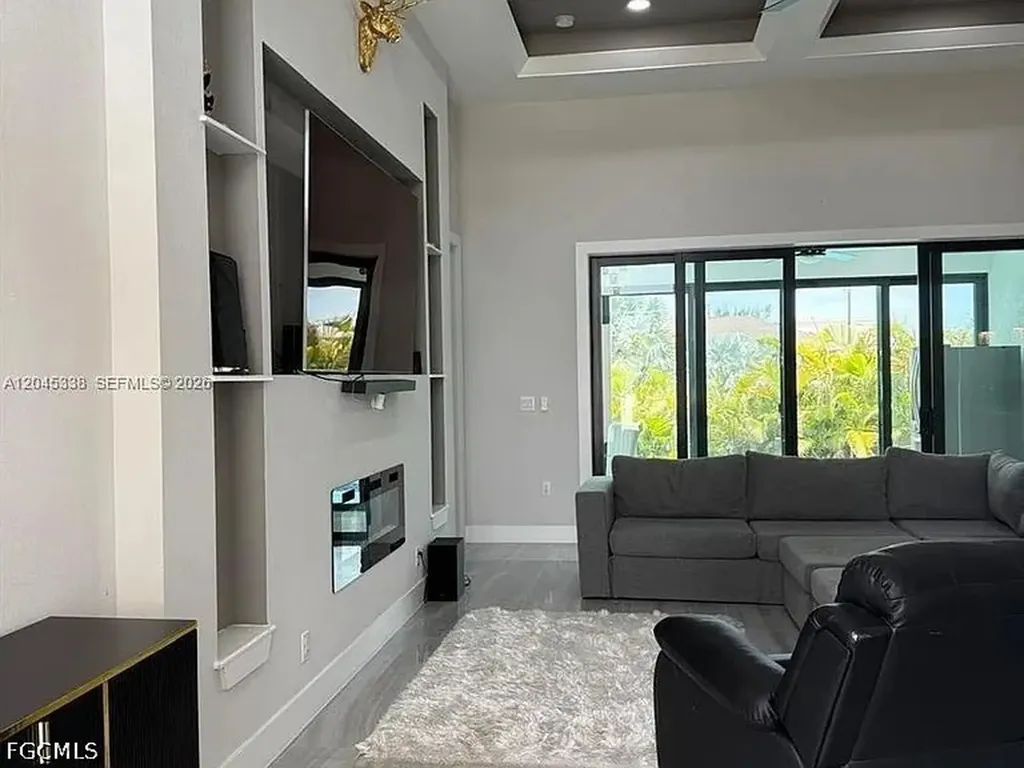 1600 SW 1st Street Cape Coral FL 33991