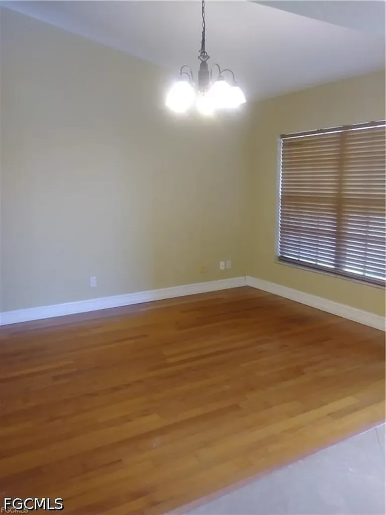 1624 SW 4th Avenue Cape Coral FL 33991