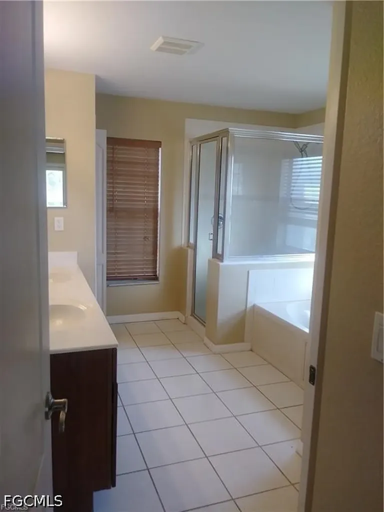 1624 SW 4th Avenue Cape Coral FL 33991